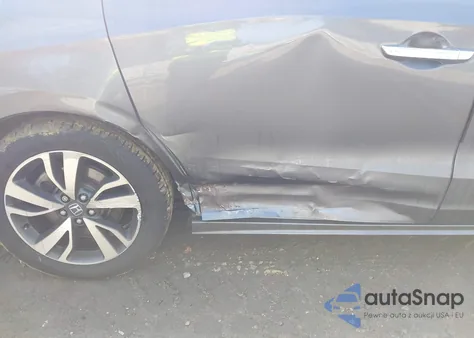 2022 Honda Odyssey Touring z USA, uszkodzony, nr VIN 5FNRL6H86NB067383